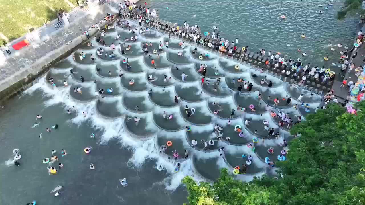 网红“鱼鳞坝”