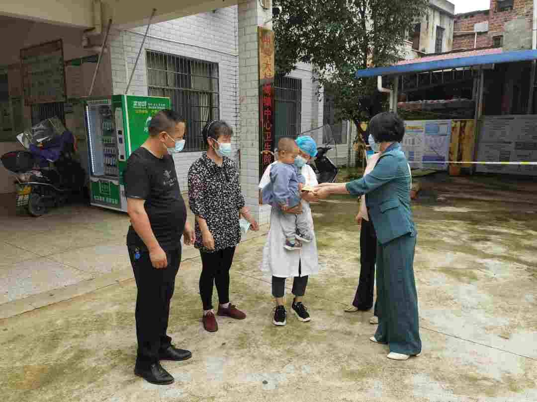 我为群众办实事：祁阳市卫健局开展困难职工子女“六一”慰问活动