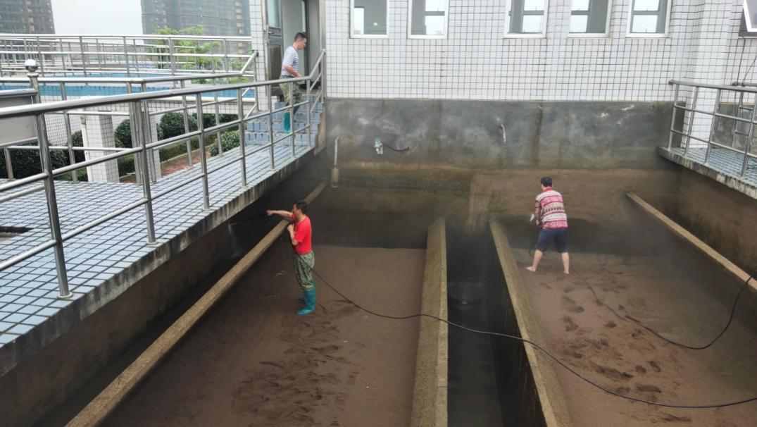 祁阳水司水池大清洗 安全供水更给力