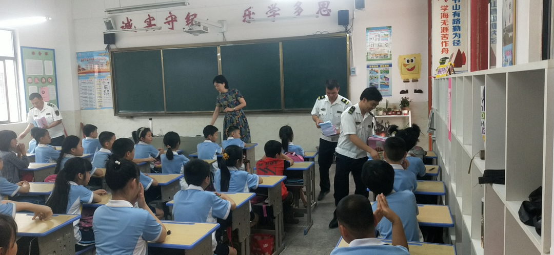 祁阳水运开展“水上安全课堂校园行”活动