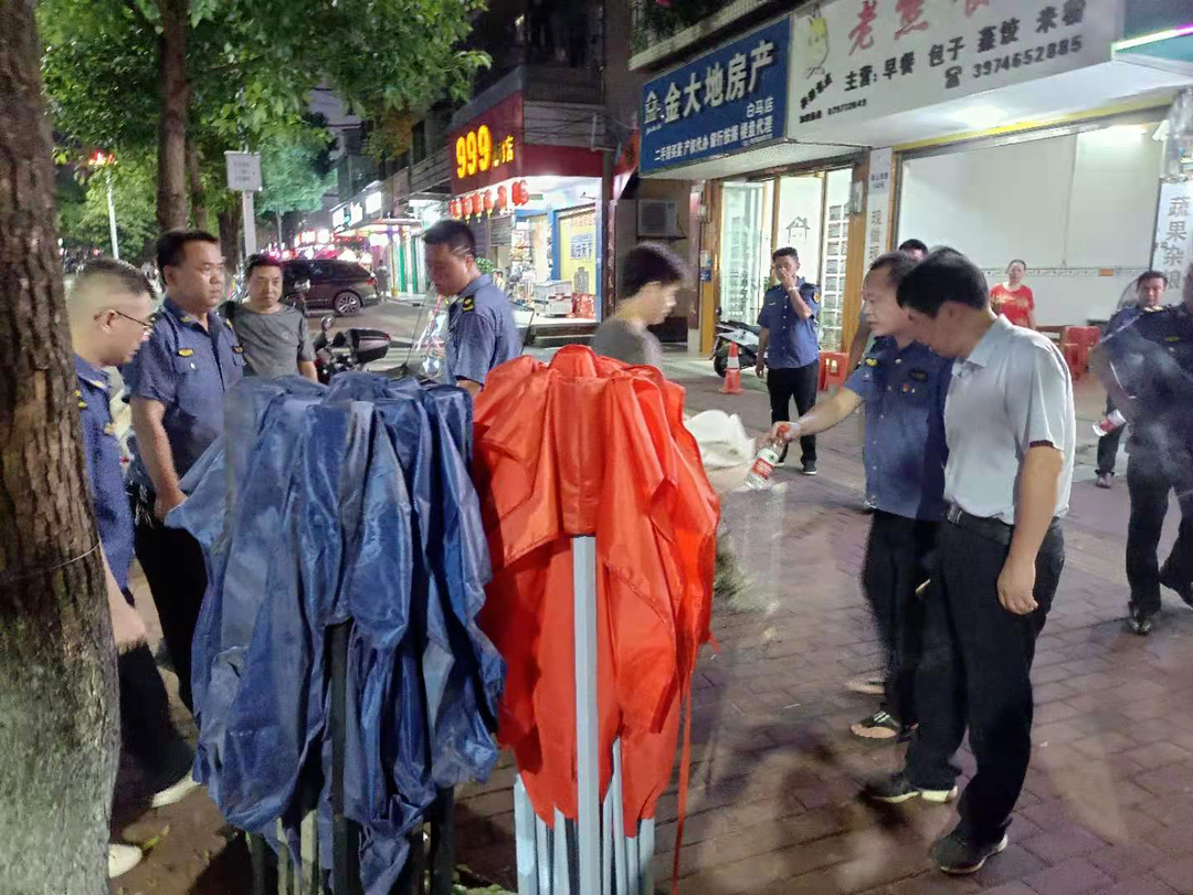 祁阳城管：集中开展夜市整治 优化城区市容环境