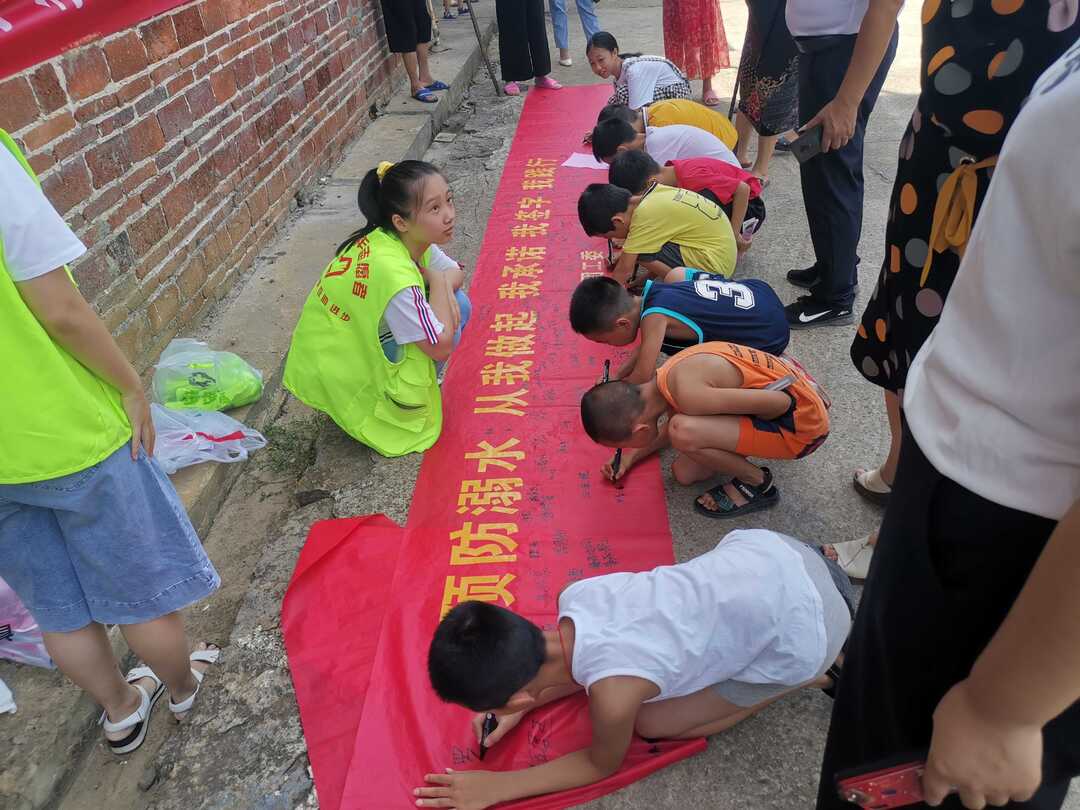 长虹街道：“小喇叭”筑牢防溺水安全防线