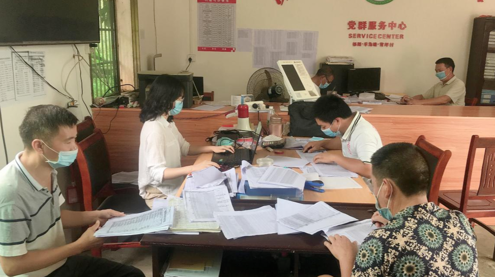祁阳市羊角塘镇：大学生志愿者投身疫情防控