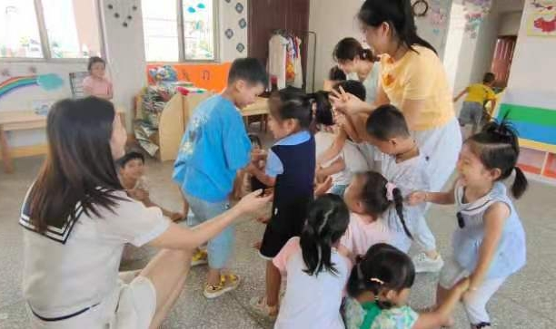 大忠桥镇中心幼儿园：用“走出去，请进来”等方式开展幼小衔接活动