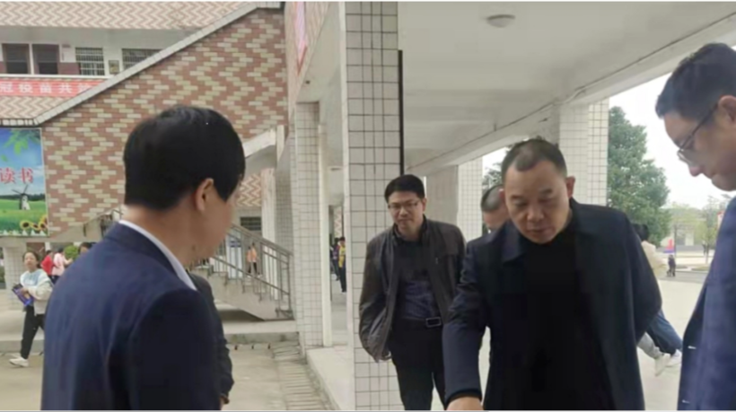 市教育局调研指导浯溪一中校园文化建设工作