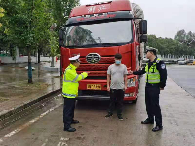祁阳交警与高速交警联合作战查获一起大货车疲劳驾驶