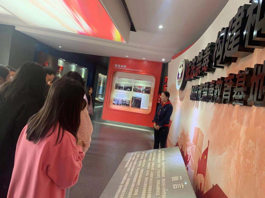 黄泥塘镇第一中学“健康人生，绿色无毒”