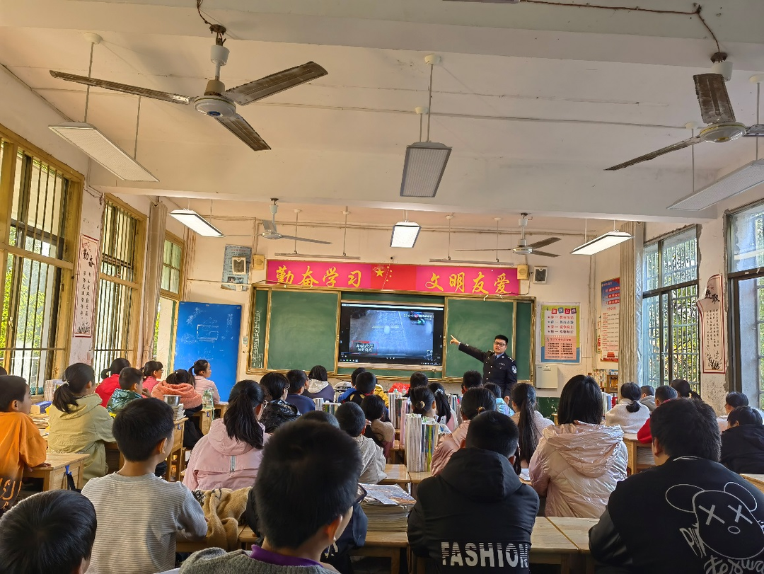 祁阳交警｜交通安全进课堂