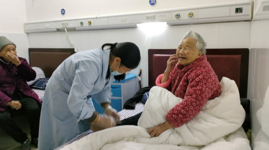 祁阳市民政局举办敬老院护理员技能培训班