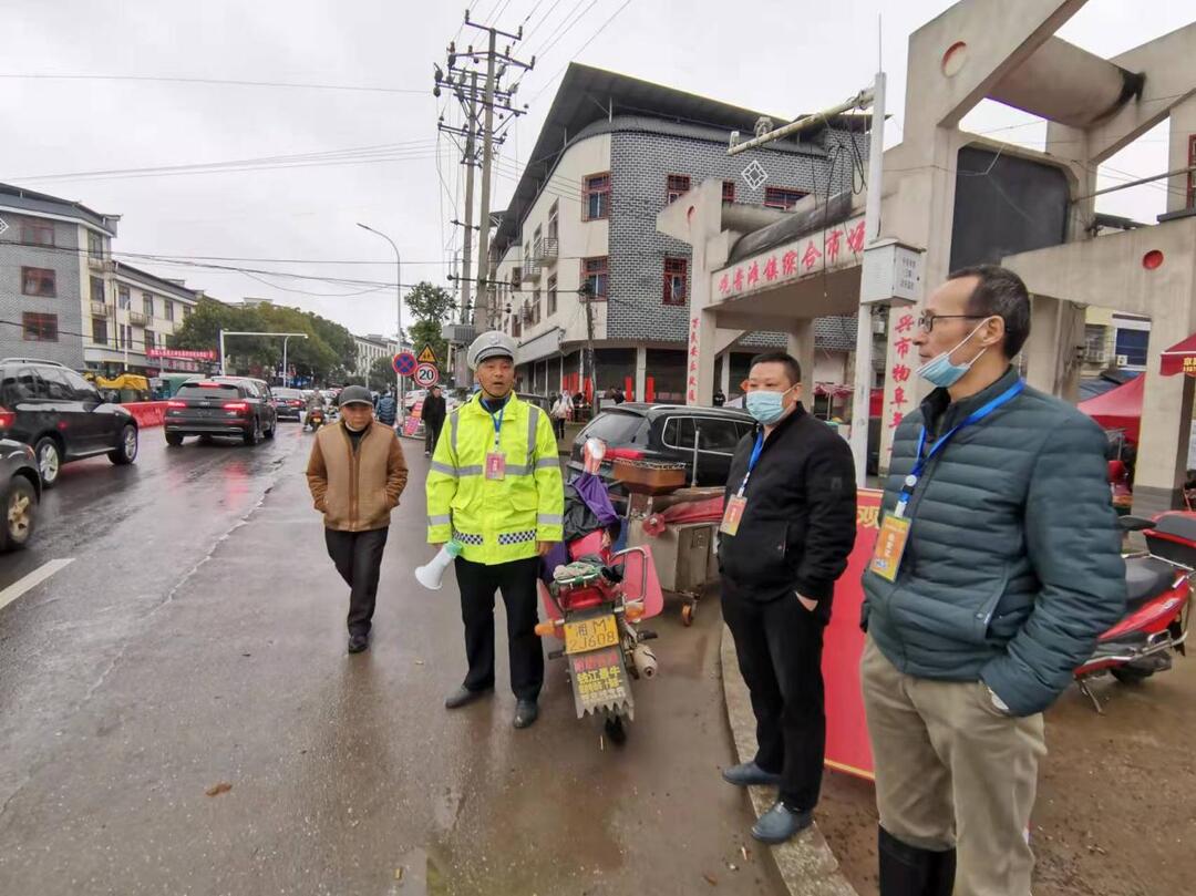观音滩镇大力开展道路交通整治