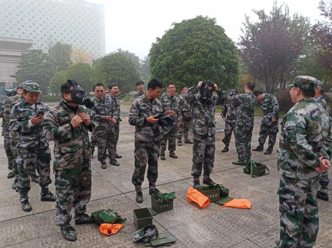 岁末训练忙、应急不懈怠