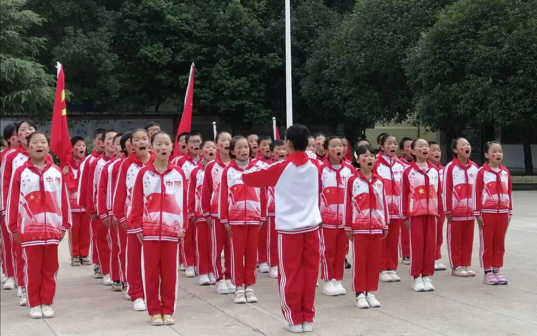 八宝镇中心小学 | 红色歌曲庆元旦  英姿飒爽展风采