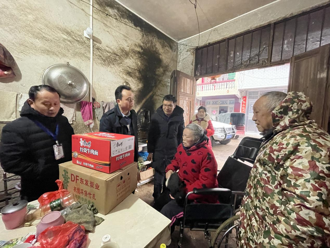 七里桥｜敲门入户足印农家 雪中送炭情系百姓