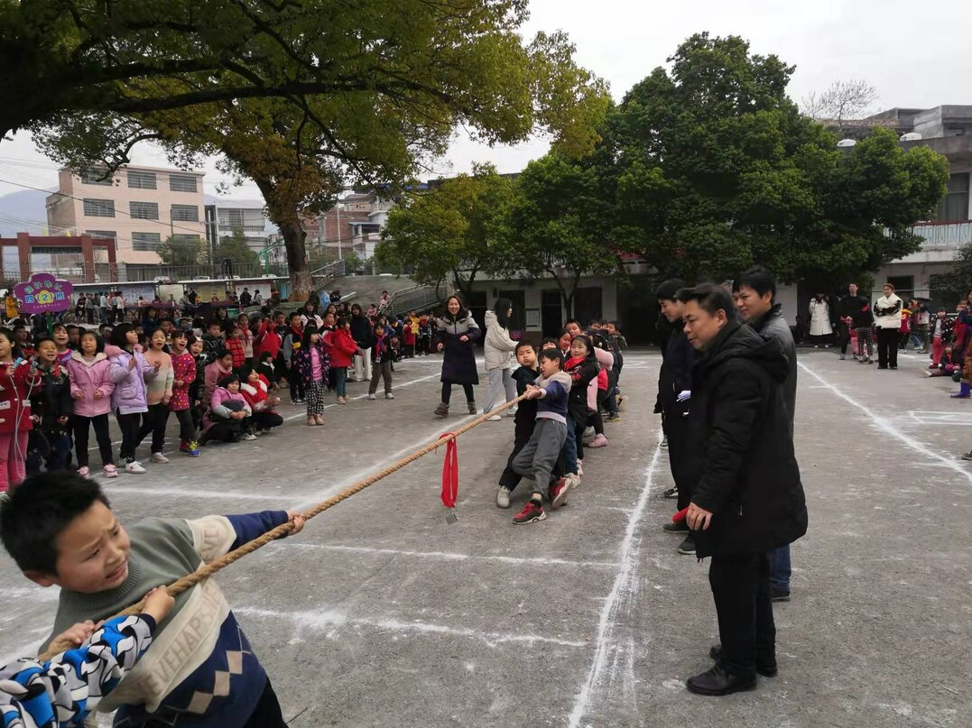 大忠桥镇中心小学  举行第五届冬季运动会