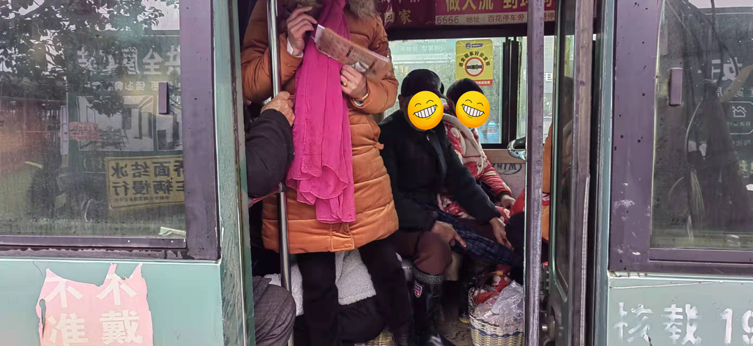 祁阳交警严肃查处营运客车超员行为