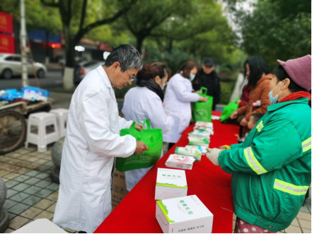 祁阳市疾控中心开展世界防治麻风病日宣传活动