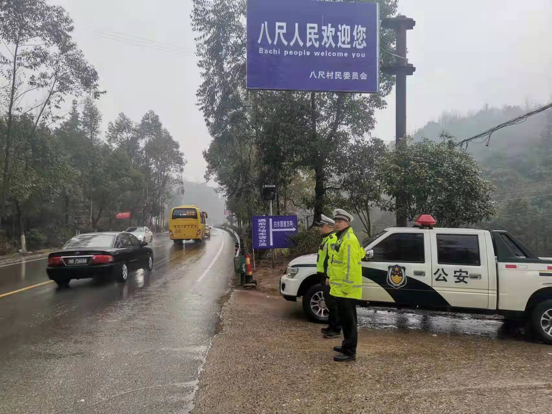 保障平安春节：祁阳交警一直在“路上”！