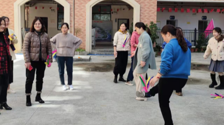 大众完小：庆祝妇女节  踢毽竞风采