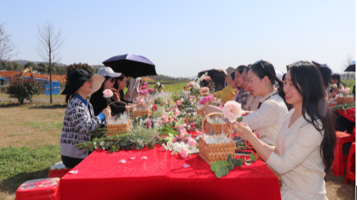 祁阳市卫健局举办“三八”妇女节创意插花活动