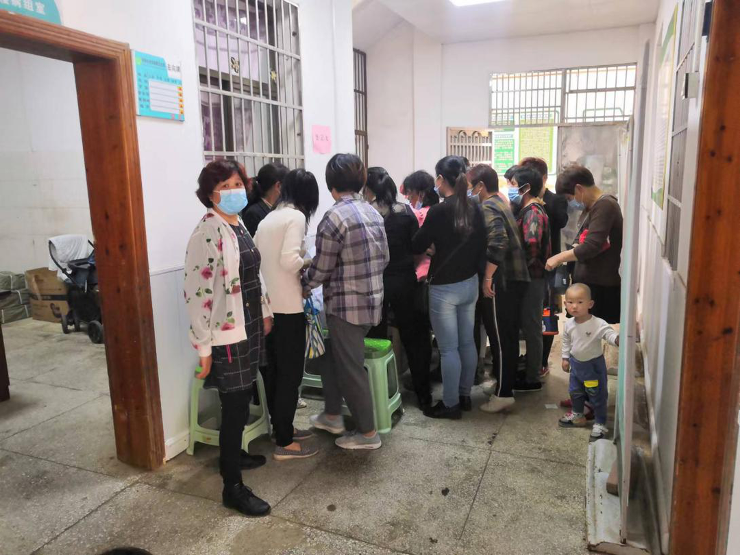 进宝塘镇：组织免费“两癌”筛查 为妇女撑起健康伞