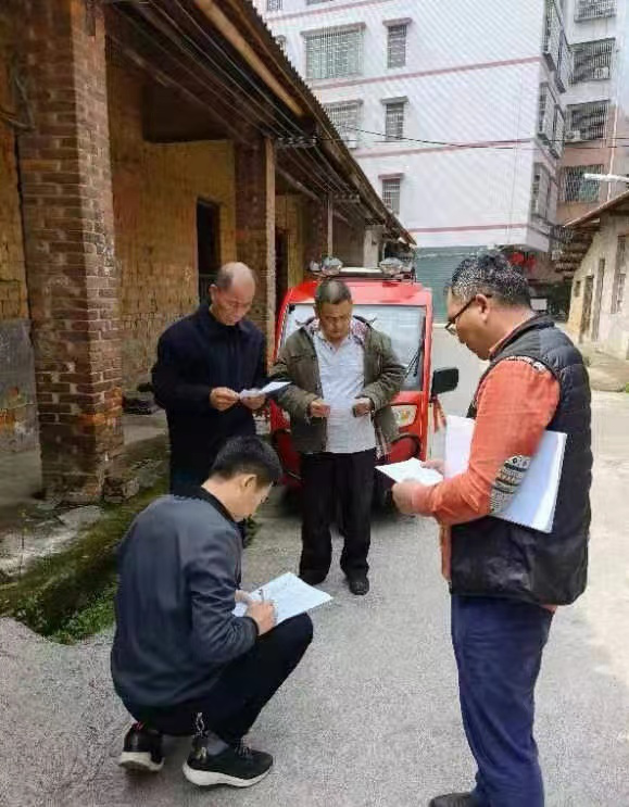 龙山街道开展自建房安全隐患排查整治行动