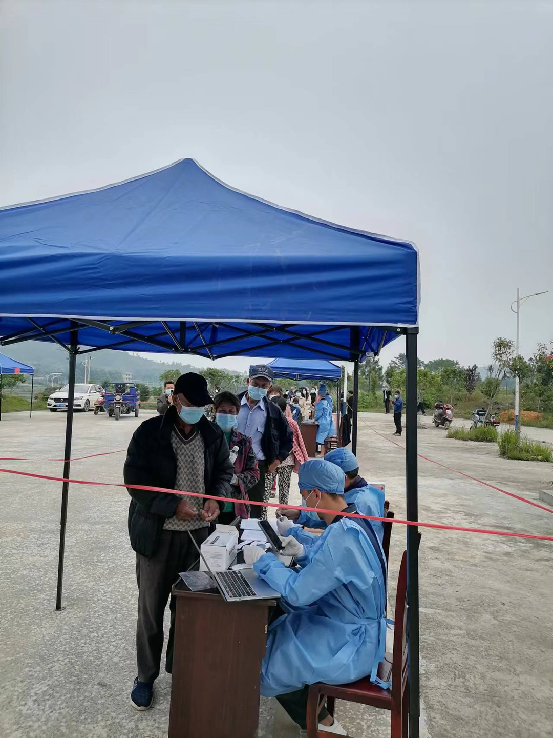 龚家坪镇新江村开展核酸检测  应急演练活动