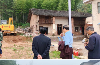依法拆除地质灾害隐患危房护居民平安