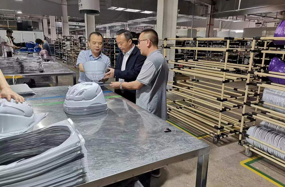 艾克海深入企业走访调研 帮助企业纾困解难