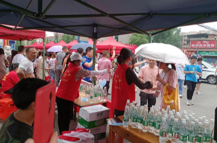 浯园社区“爱心助力，为梦护航” 暖心送考
