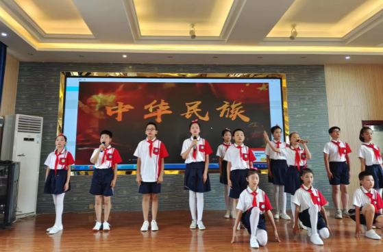 长虹街道明德小学举行国学经典诵读比赛