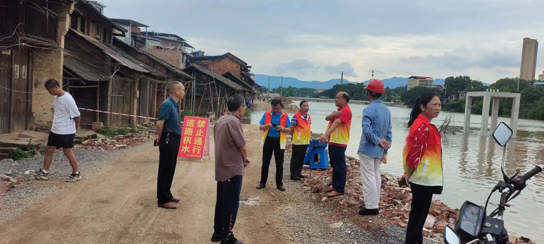 龙山街道：加强低洼地巡查 确保居民安全