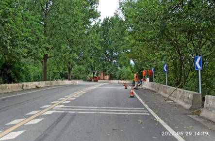 祁阳市公路建设养护中心：设置公路诱导标志 增添一份安全保障