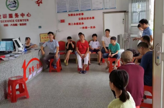 八宝镇中学：家校村齐发力  携手共防溺水