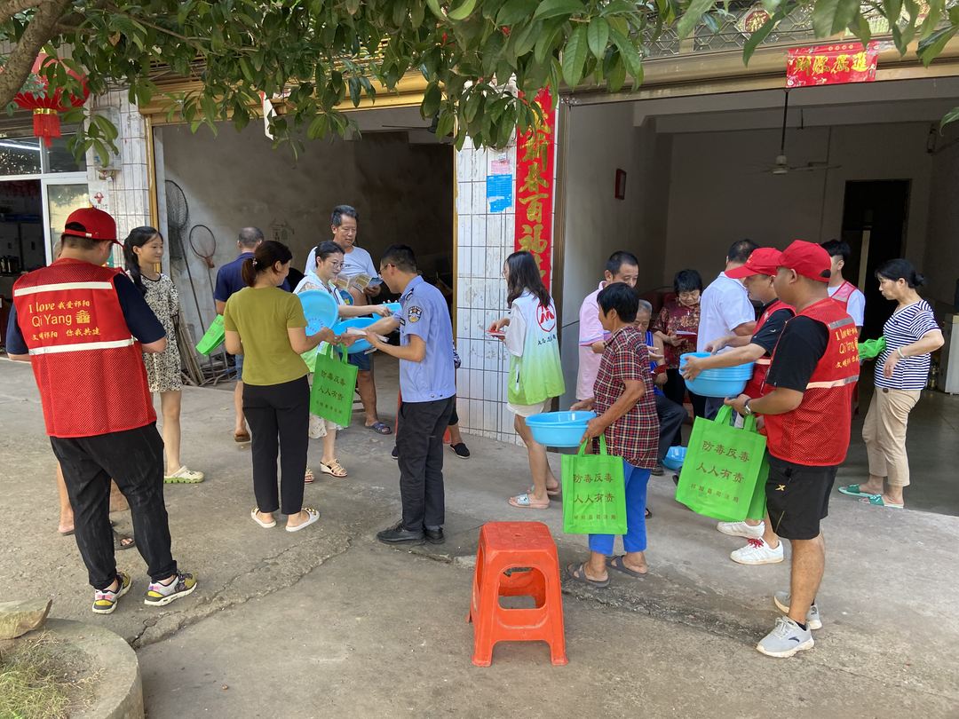祁阳市：64名大学生志愿者返乡普法 为100个乡村注入  法治活力