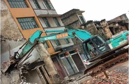 祁阳市住房保障服务中心有序开展D级直管危旧公房拆除工作