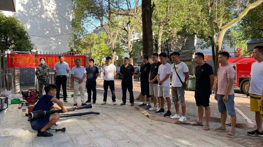 下马渡镇组织综合应急救援队伍培训和演练