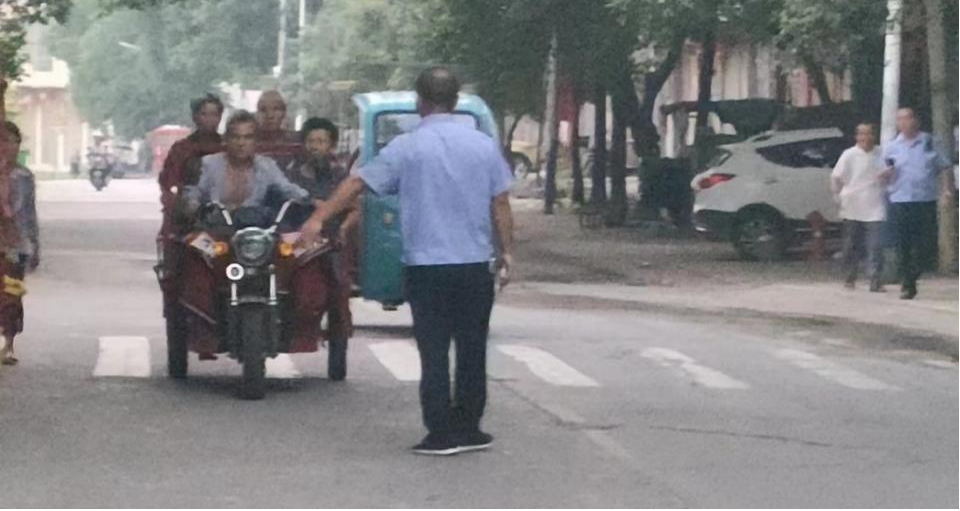 龚家坪镇：假期不松懈，全力保障中秋节期间道路交通安全