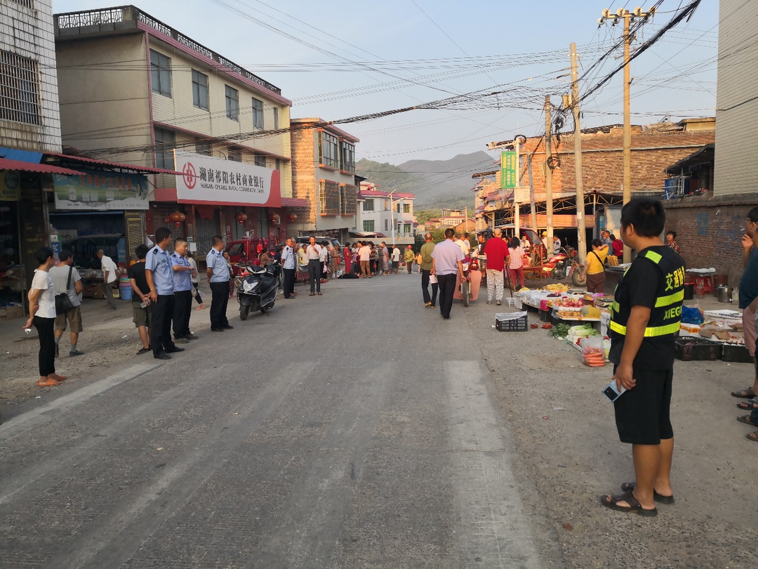 龚家坪镇：开展摩托车、电动自行车常态化整治行动