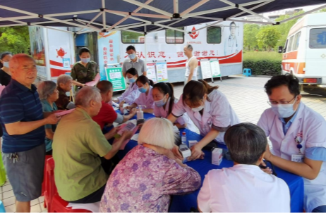 祁阳市政协医卫社保界别组开展义诊活动