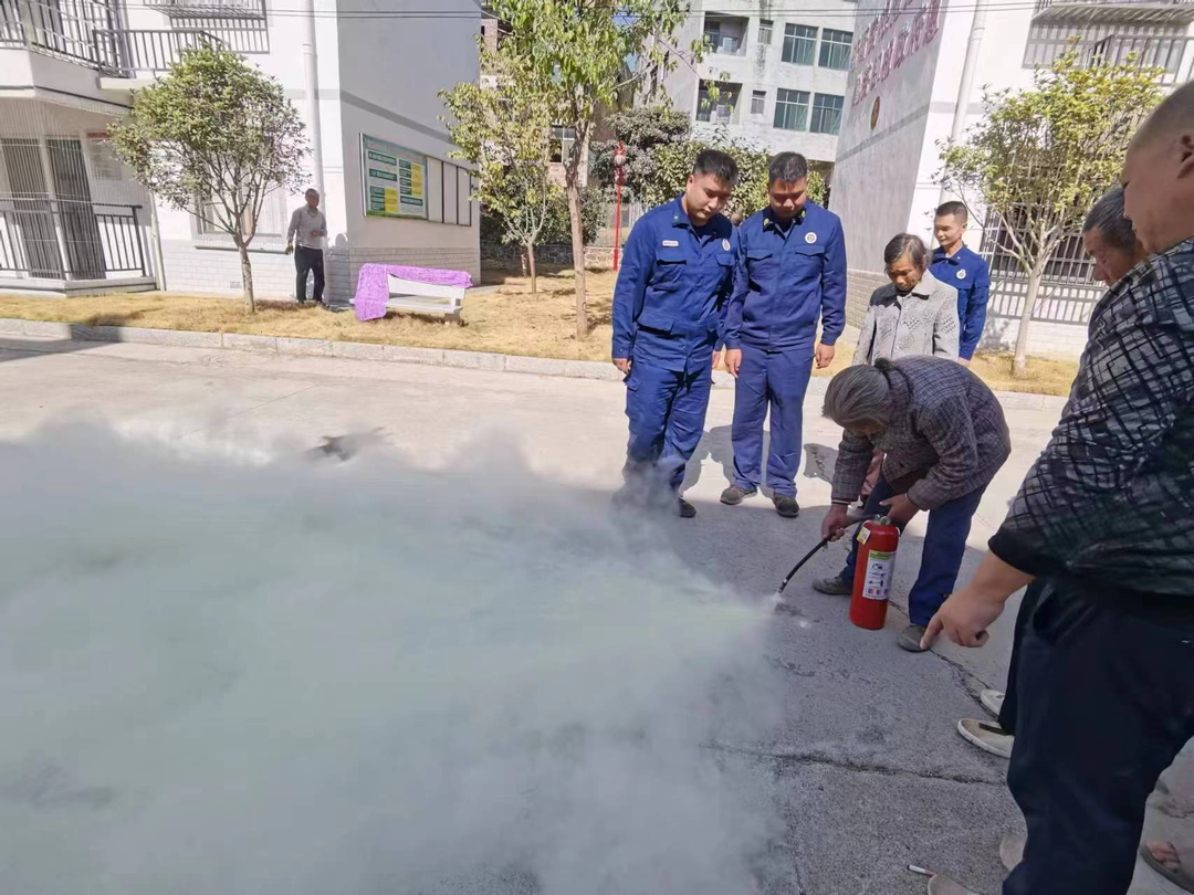 潘市镇：开展秋季消防演练行动  筑牢一线“防火墙”