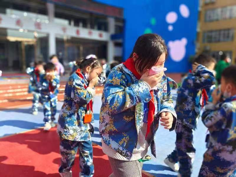 伯爵小学：消防演练 防患未“燃”
