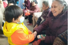 祁阳市中心幼儿园走进养老院送温暖活动