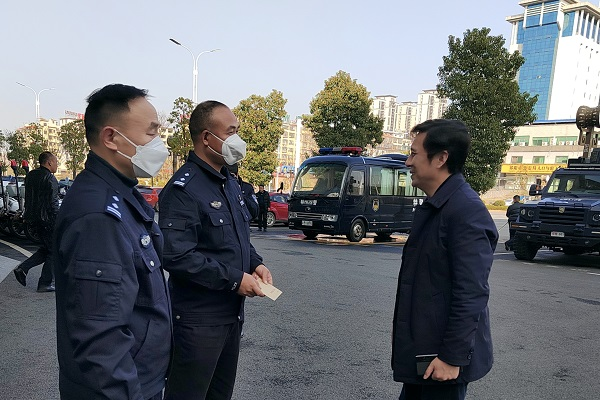 祁阳市法院开展春节前走访慰问活动