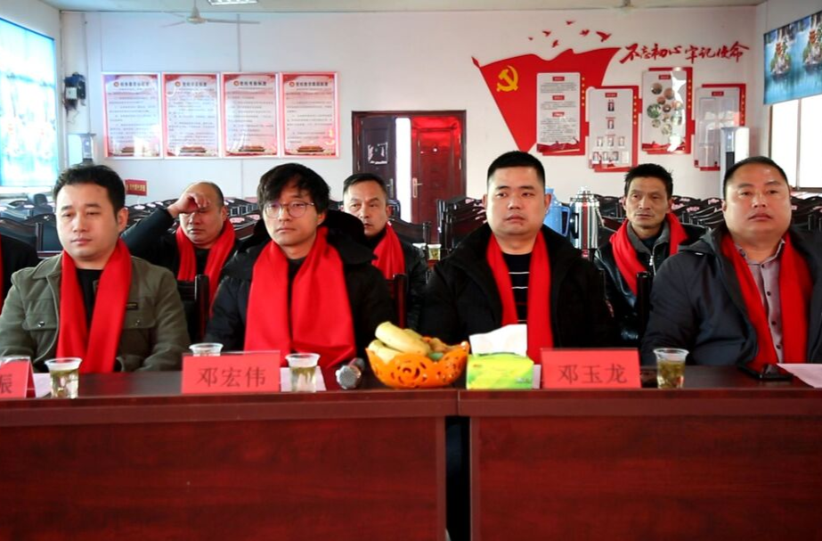 七里桥镇召开乡贤恳谈会