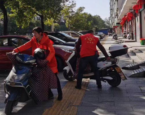 祁阳市疾控中心开展“助力文明创建 青年争当先锋”志愿服务活动