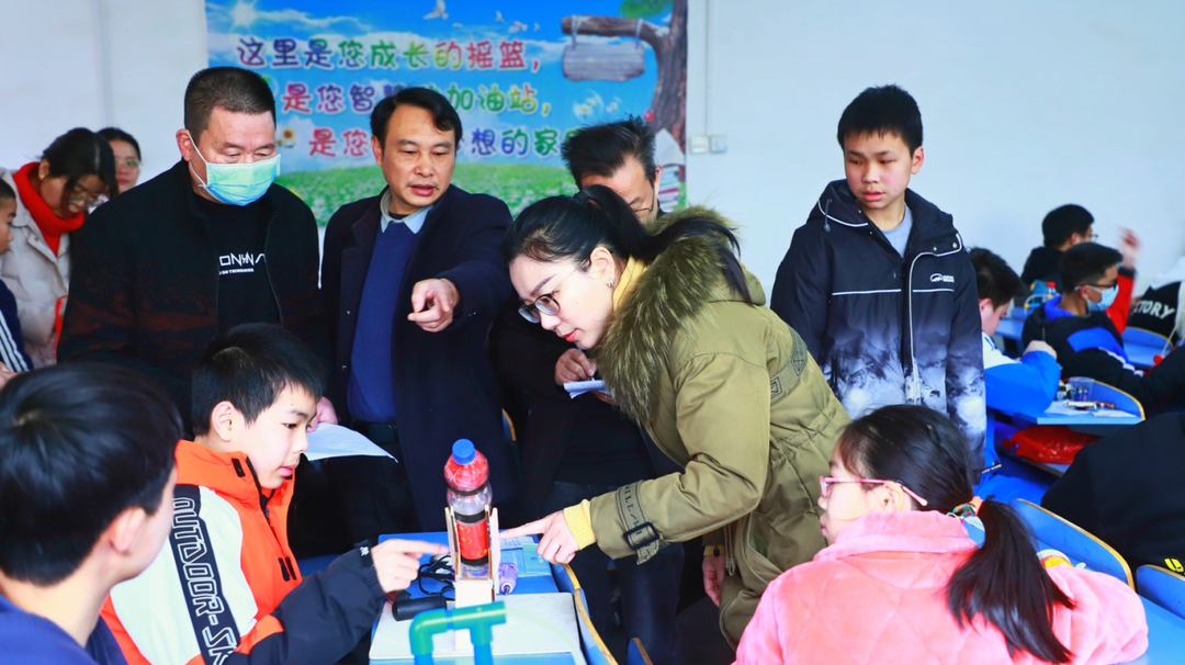 祁阳市举办第二十六届青少年科技创新大赛