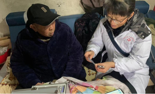 长虹社区卫生服务中心开展慢性病和高危人群管理入户随访工作