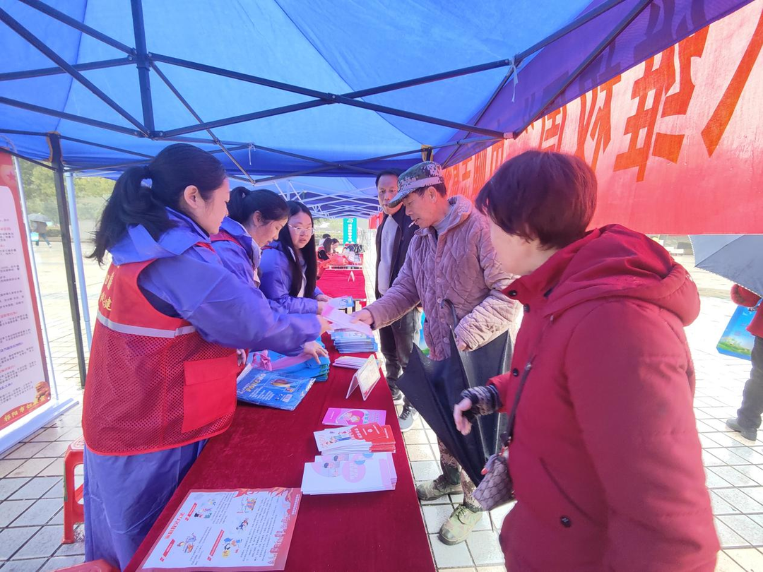 祁阳市妇联开展“三八”维权周宣传活动