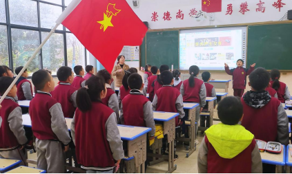 宝塔小学引吭高歌聚力量