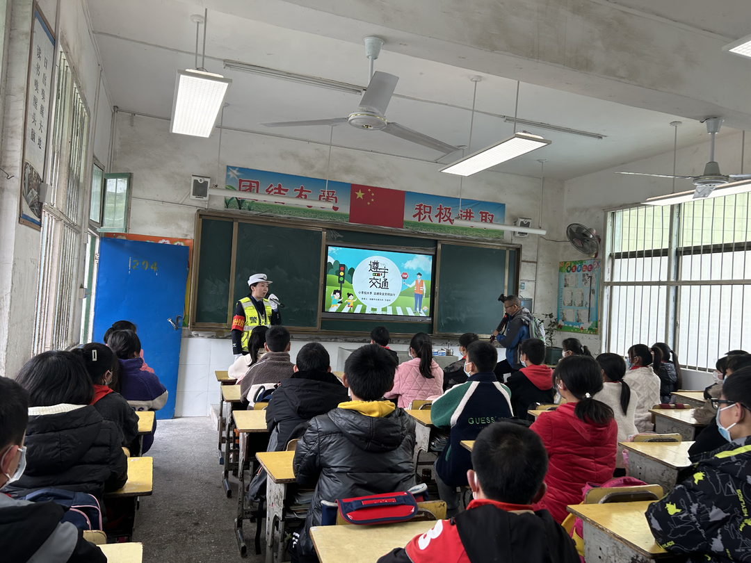 七里桥镇：交通安全知识进校园